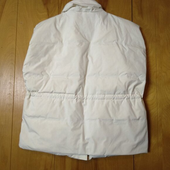 MO & Co. Women's Medium Ivory Oversized Duck Down Puffer Vest With Pockets - Picture 7 of 7